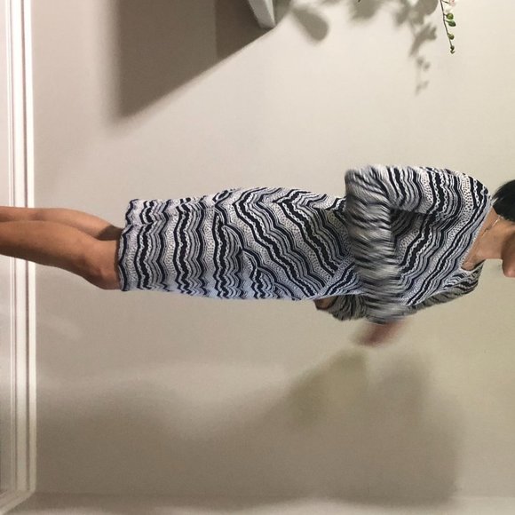 BCBG MAXAZRIA Navy Blue and White Cross Panel Dress Size Small - SEE VID… - Picture 9 of 13
